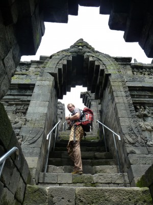 Guillaume se dirige vers le 'Nirvana', symbolisé en haut du temple